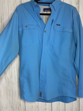 Patagonia Light Blue Button-Up Shirt Small